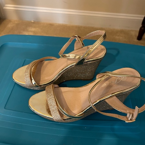 Forever 21 Gold Wedge Sandals with Ankle Strap - Picture 1 of 8